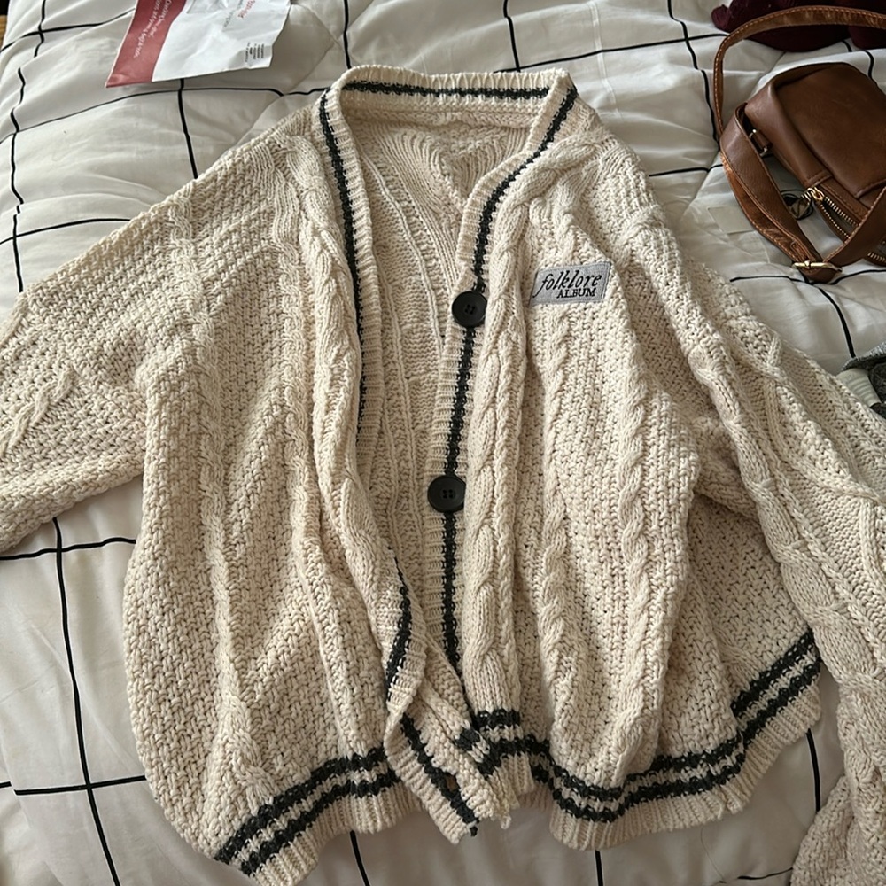Taylor swift cardigan. Barely won. Medium/large size.